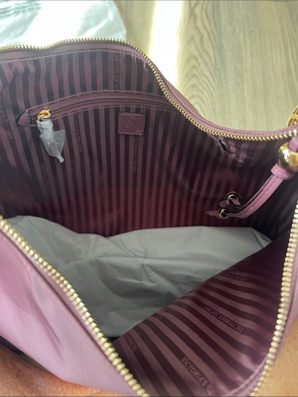 Victoria’s Secret
Elegant Plum Shoulder Bag - Women's Hobo Handbag - Picture 8 of 8